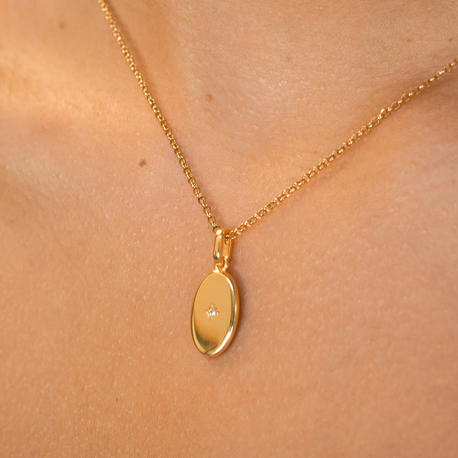 minimal gold pendant necklace